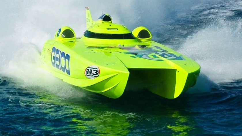 Гоночный катамаран