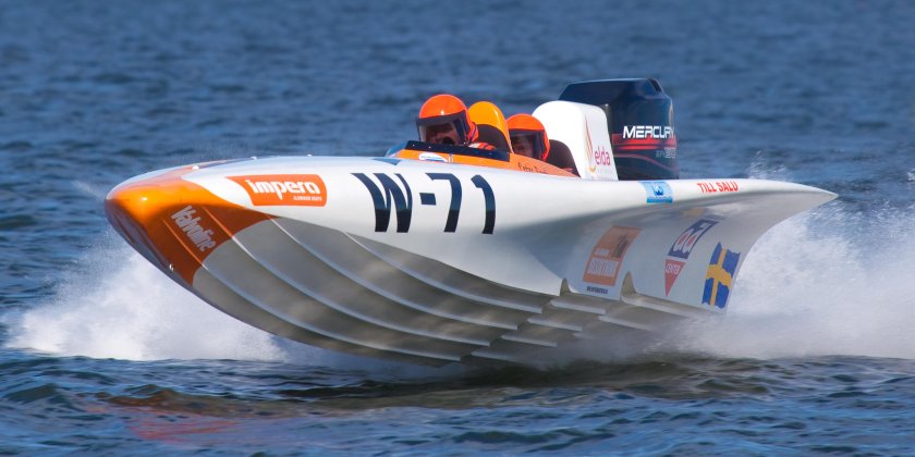 Гоночный катер