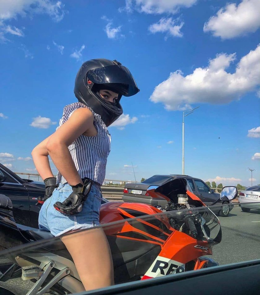 Мотоцикл в междурядье