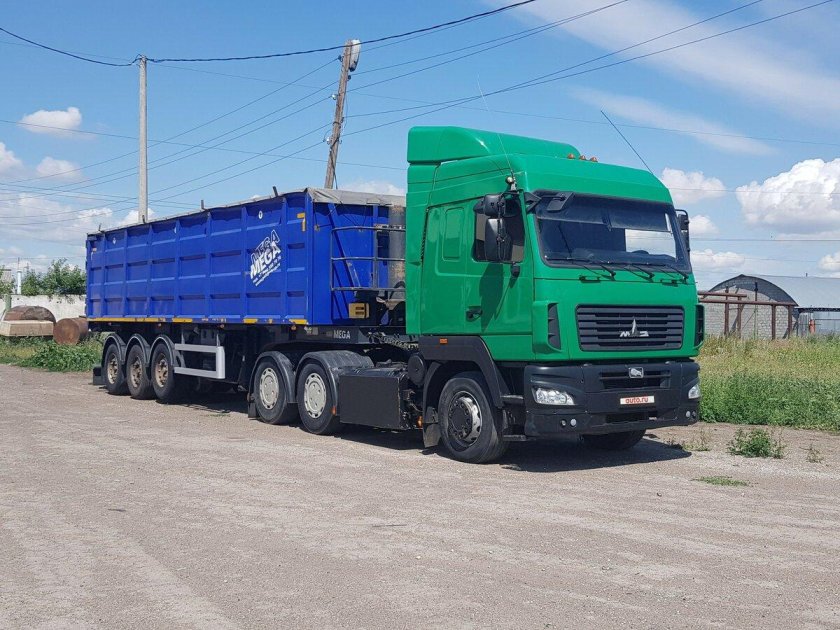 МАЗ 6430 зерновоз