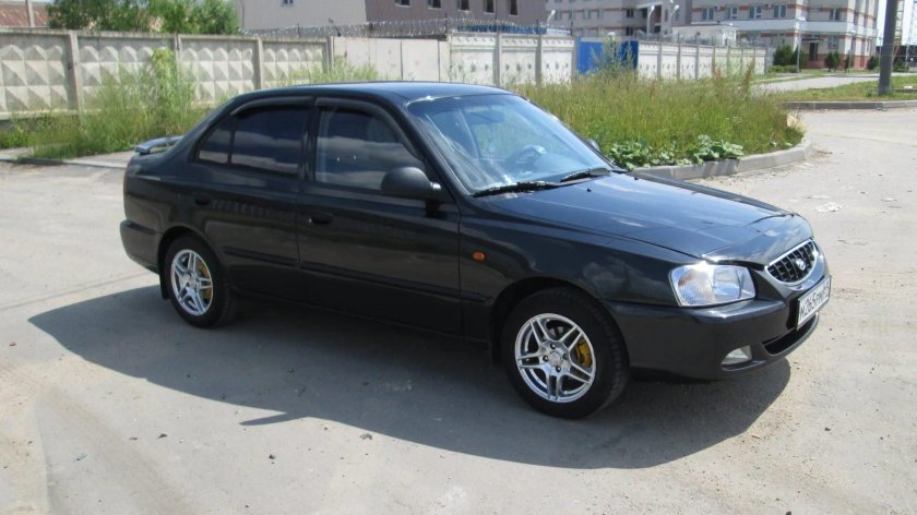 Hyundai Accent черный