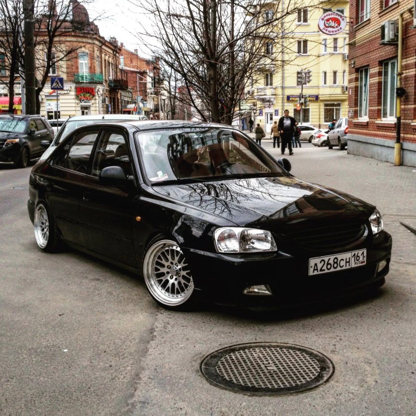 Hyundai Accent 2008 stance