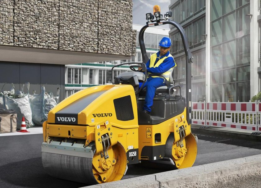 Асфальтный каток Вольво