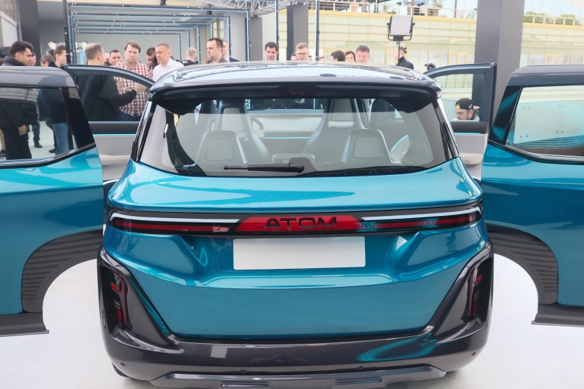 Электромобиль атом Кама