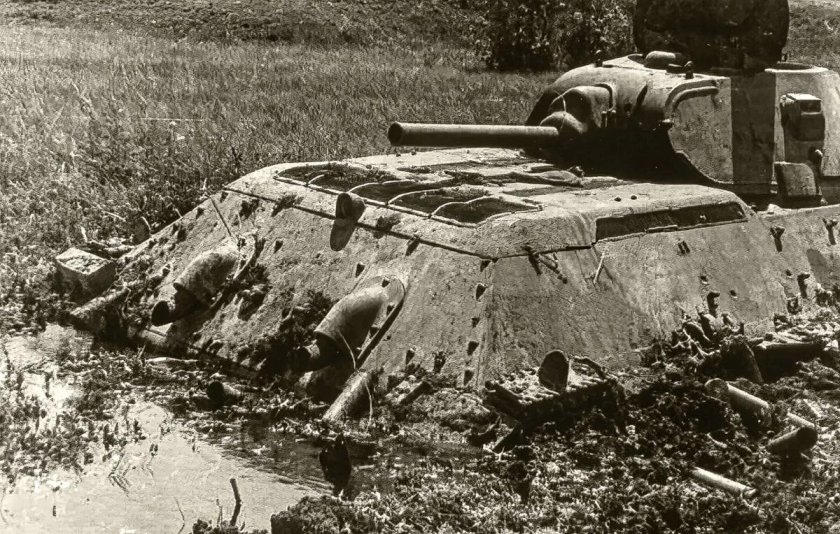 Т-34 76 танк СССР застрявший