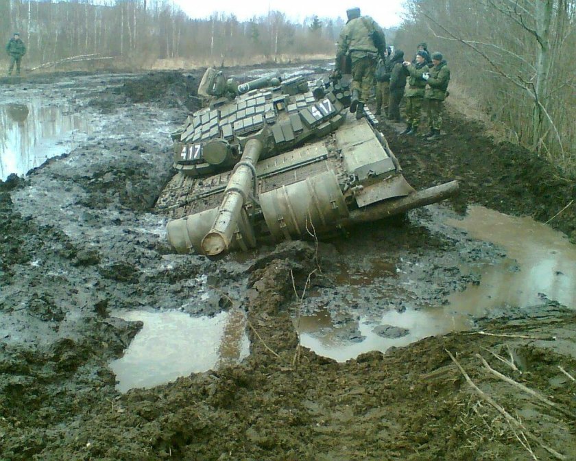 Танк т-72 грязный