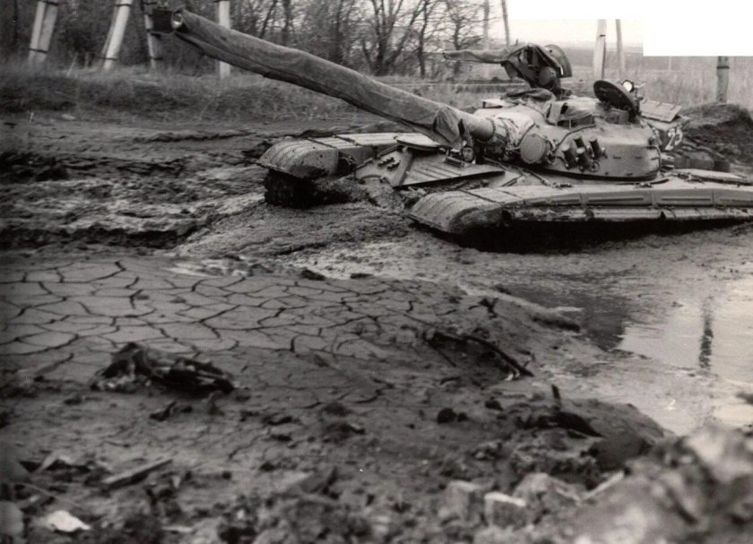 Танк т-72 грязный