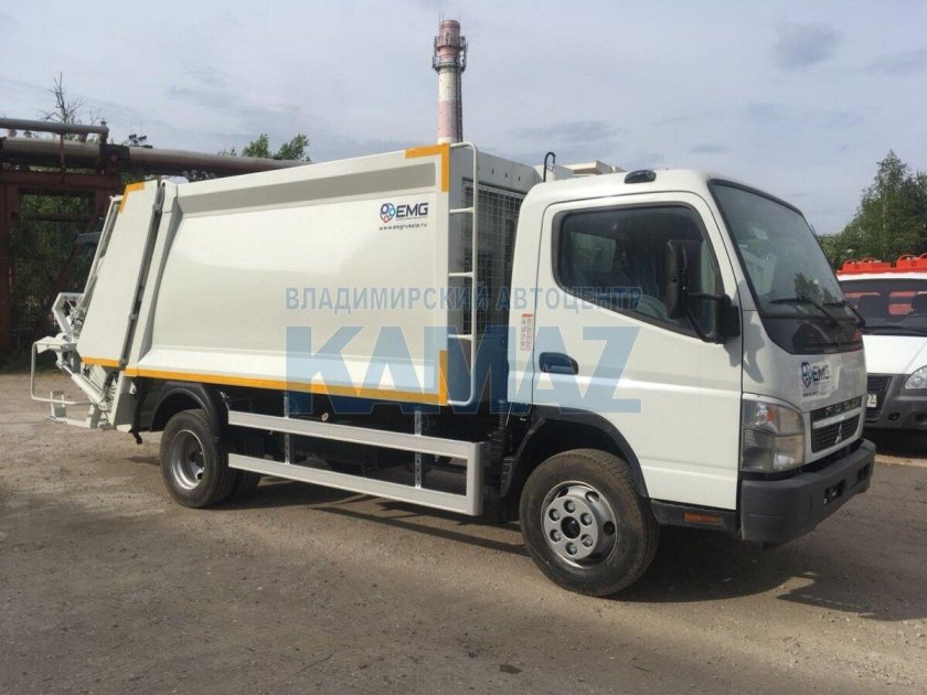 Митсубиси Фусо мусоровоз