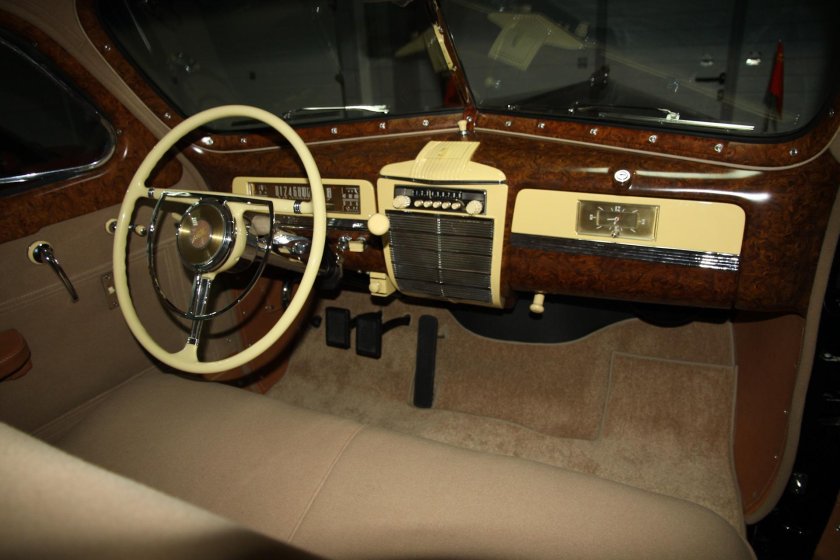 ЗИС 110 салон