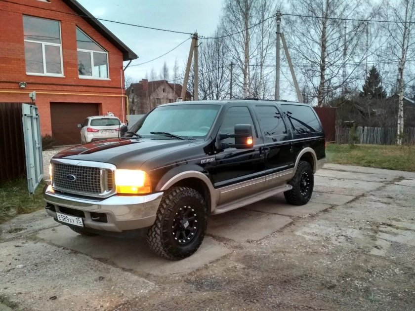 Ford Excursion 1995