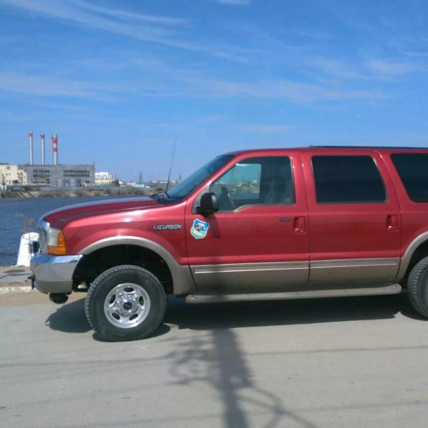 Ford Excursion 2001