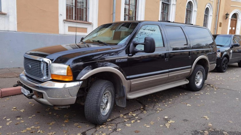 Ford Excursion v10 6.8