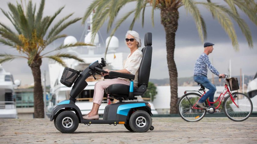 TGA Mobility Breeze Midi 4 Wheel 8 mph Mobility Scooter