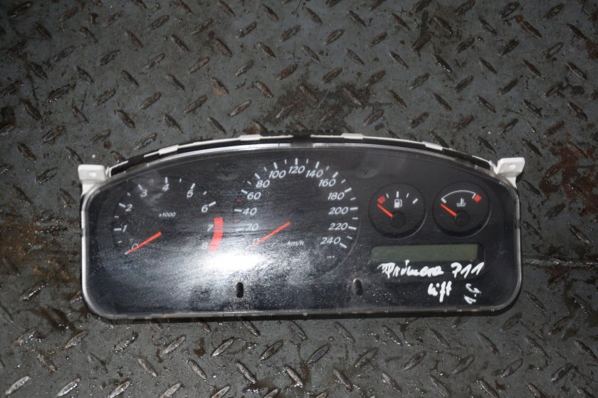 Приборная панель Nissan primera p11