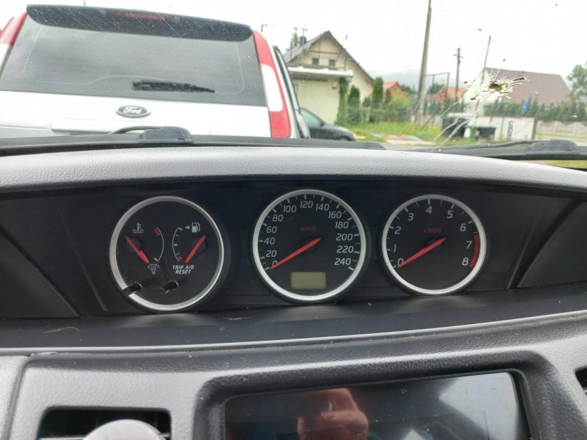 Nissan primera приборная панель