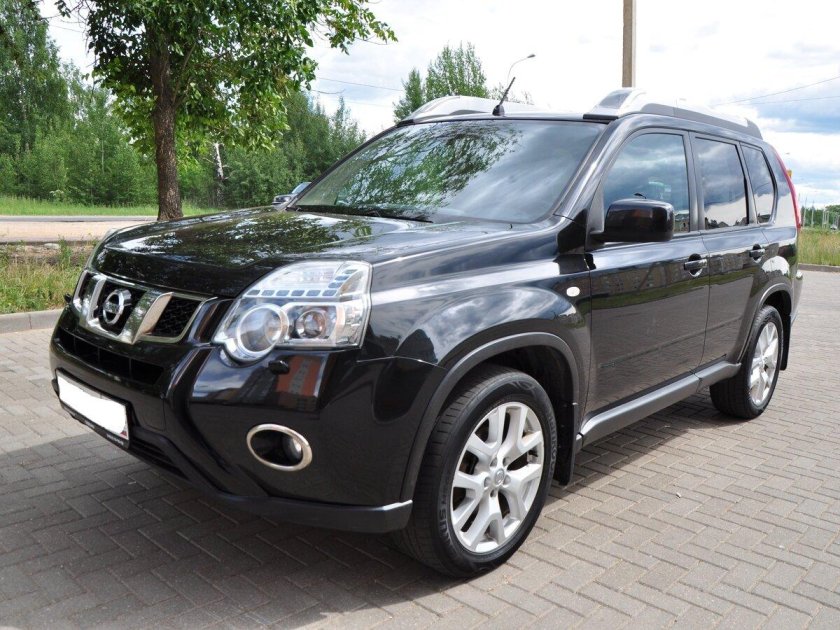 Nissan x-Trail 2011 черный
