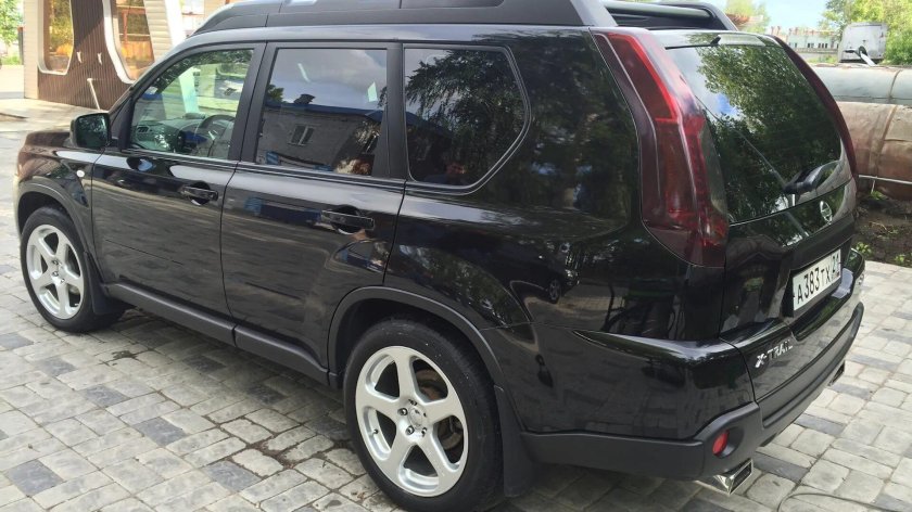 Nissan x Trail t31 черный