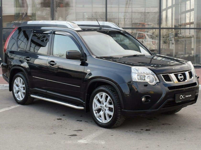 Nissan x-Trail 2011 черный