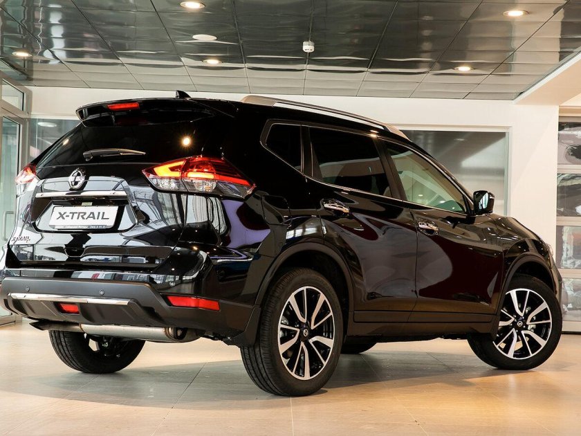 Nissan x-Trail черный