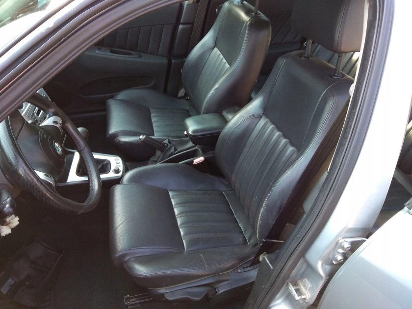 Сидения Alfa Romeo 156