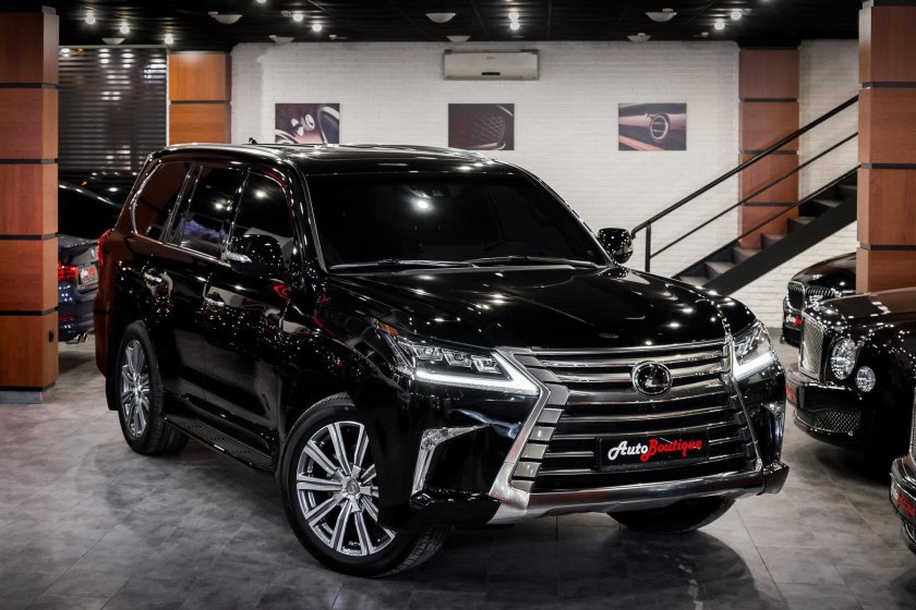 Lexus LX 570 2016 черный