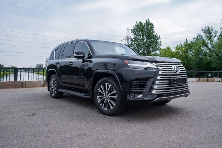 Lexus LX 600