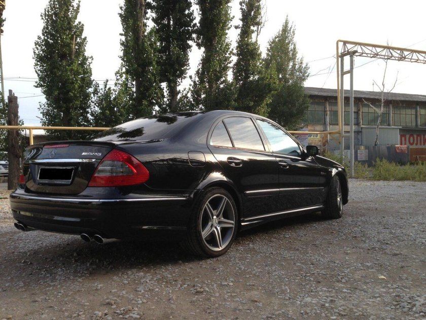 Мерседес 211 АМГ черный