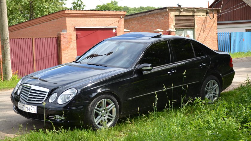 Мерседес Бенц w211 черный