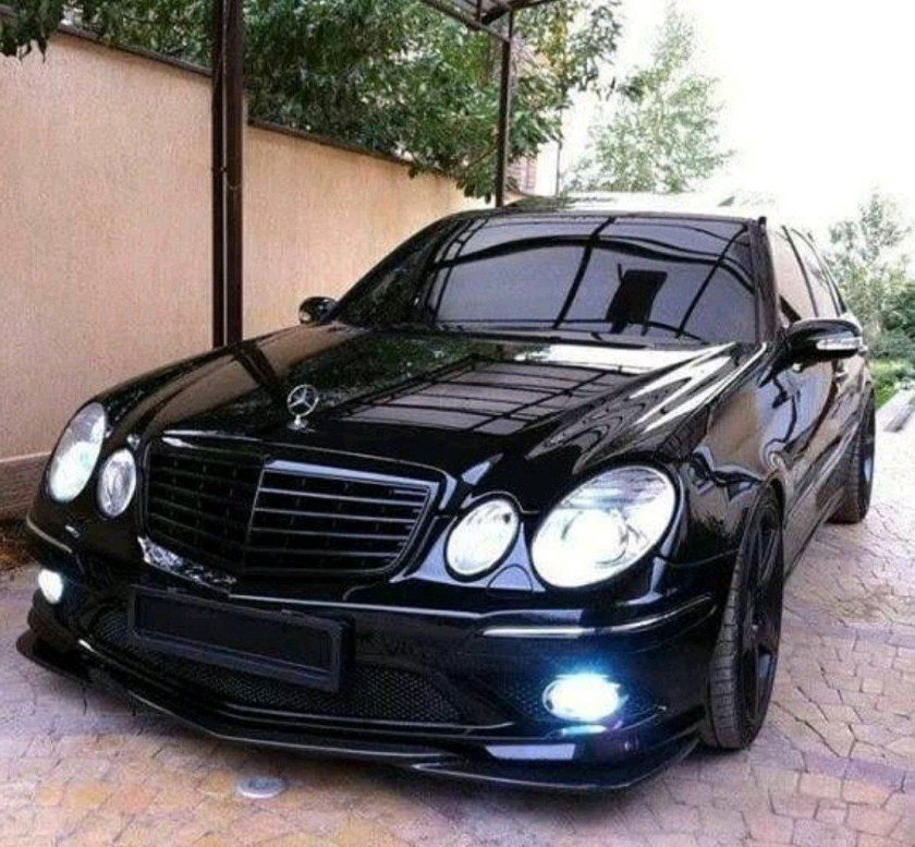 Мерседес Бенц е211 АМГ