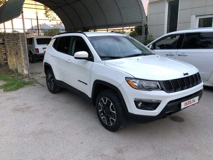 Jeep Cherokee Latitude 2019 White