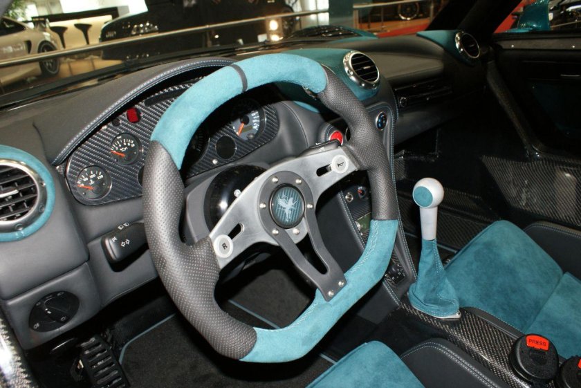 Gumpert Apollo Interior
