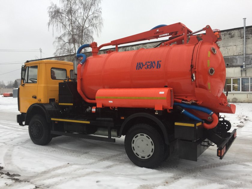 Ко-524 илососная шасси МАЗ 5337а2
