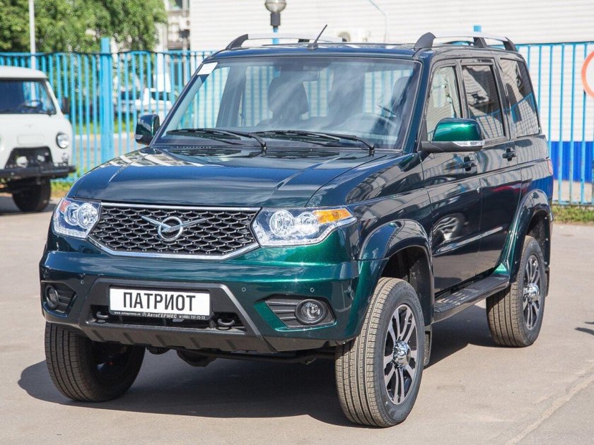 UAZ Patriot зеленый металлик