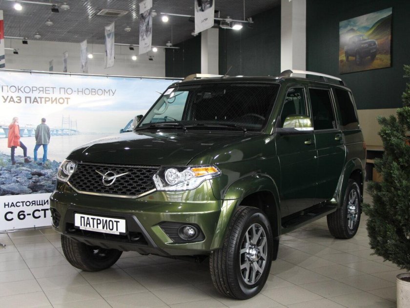 УАЗ Патриот 2020 зеленый