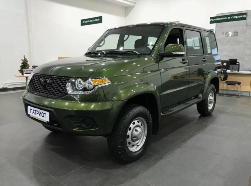 УАЗ Патриот 2020 зеленый