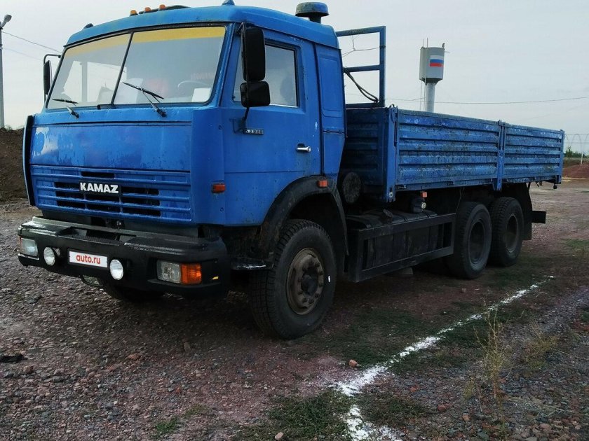 Грузовой КАМАЗ бортовой 53215