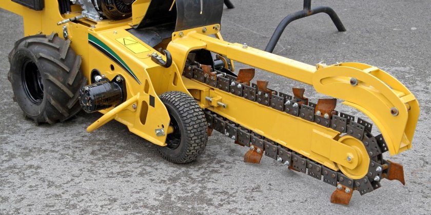 Trencher digging Machine