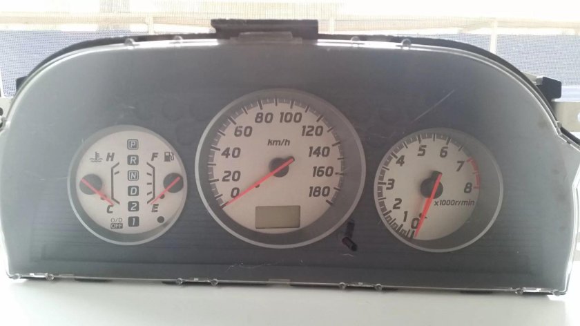 Nissan x-Trail t30 часы на панели приборов