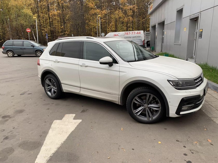 235/50 R19 Tiguan 2