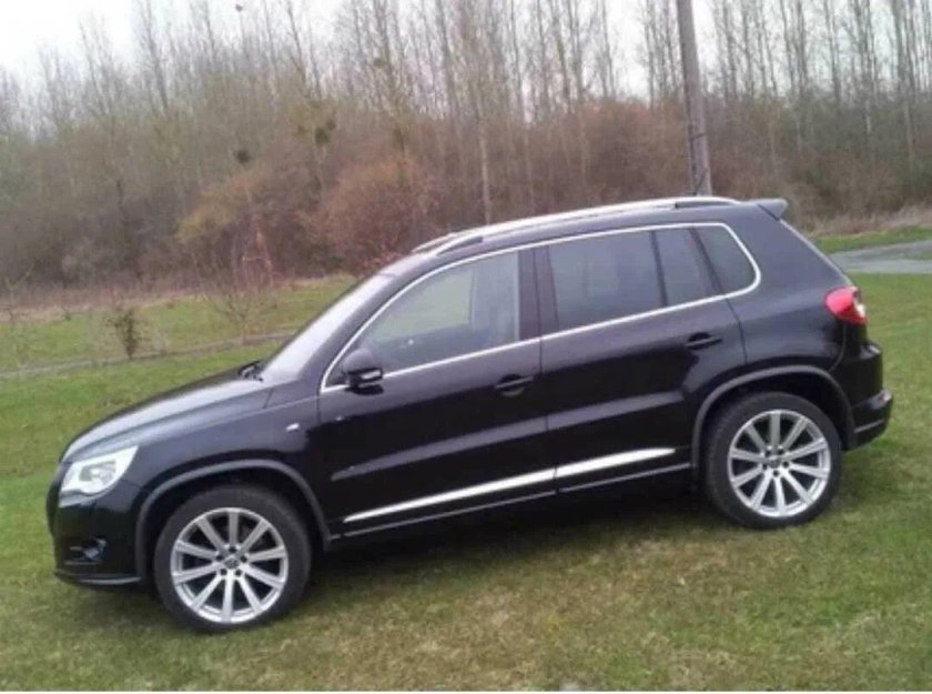 Черный Фольксваген Тигуан 1 r18