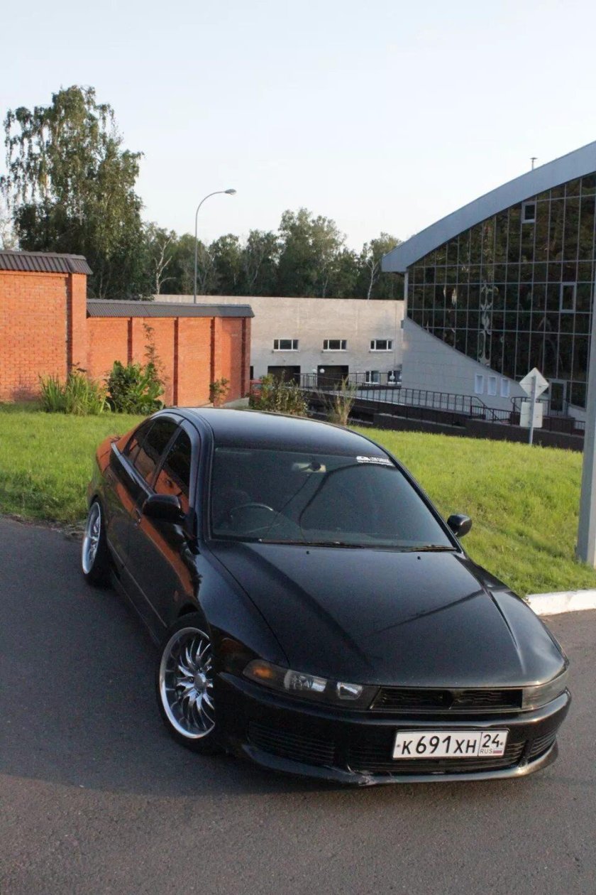 Митсубиси Aspire 2001