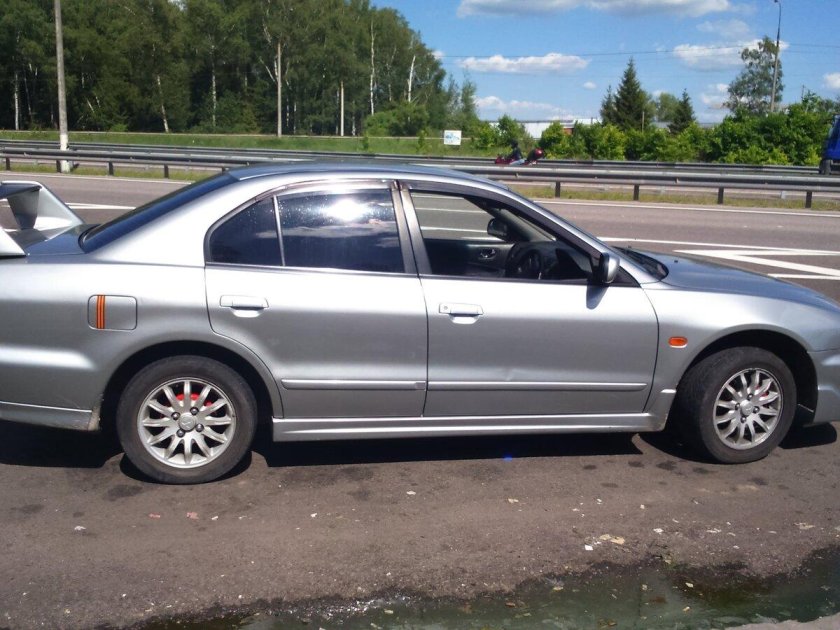 Митсубиси Аспайр 1998