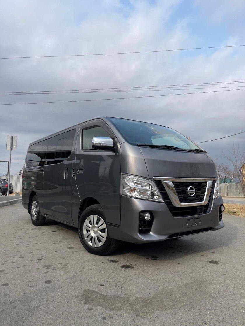 Ниссан нв 350 2017