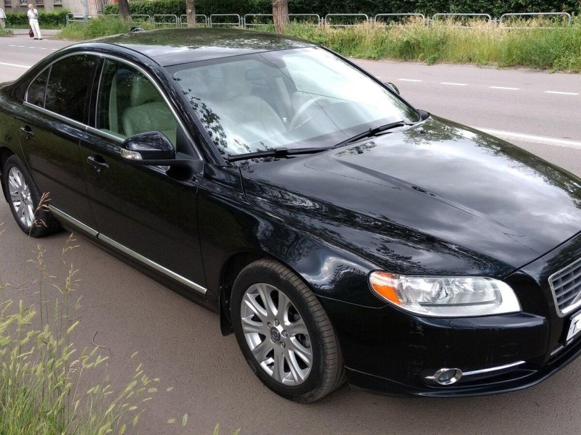 Volvo s80 черная