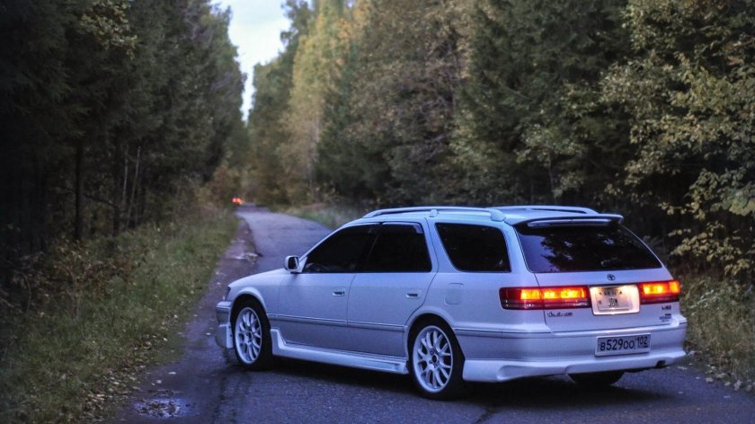 Toyota Mark 2 Qualis