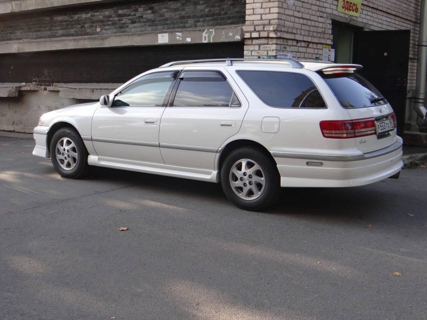 Toyota Mark II Wagon Qualis 2.2
