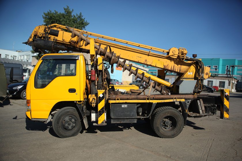 Исузу Эльф ямобур