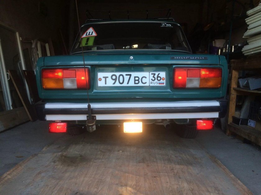 ВАЗ 2107 сзади доп фонарь