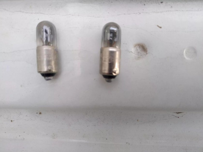 Габариты ВАЗ 2107 лампочка