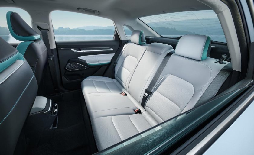 Geely Emgrand 2023 салон